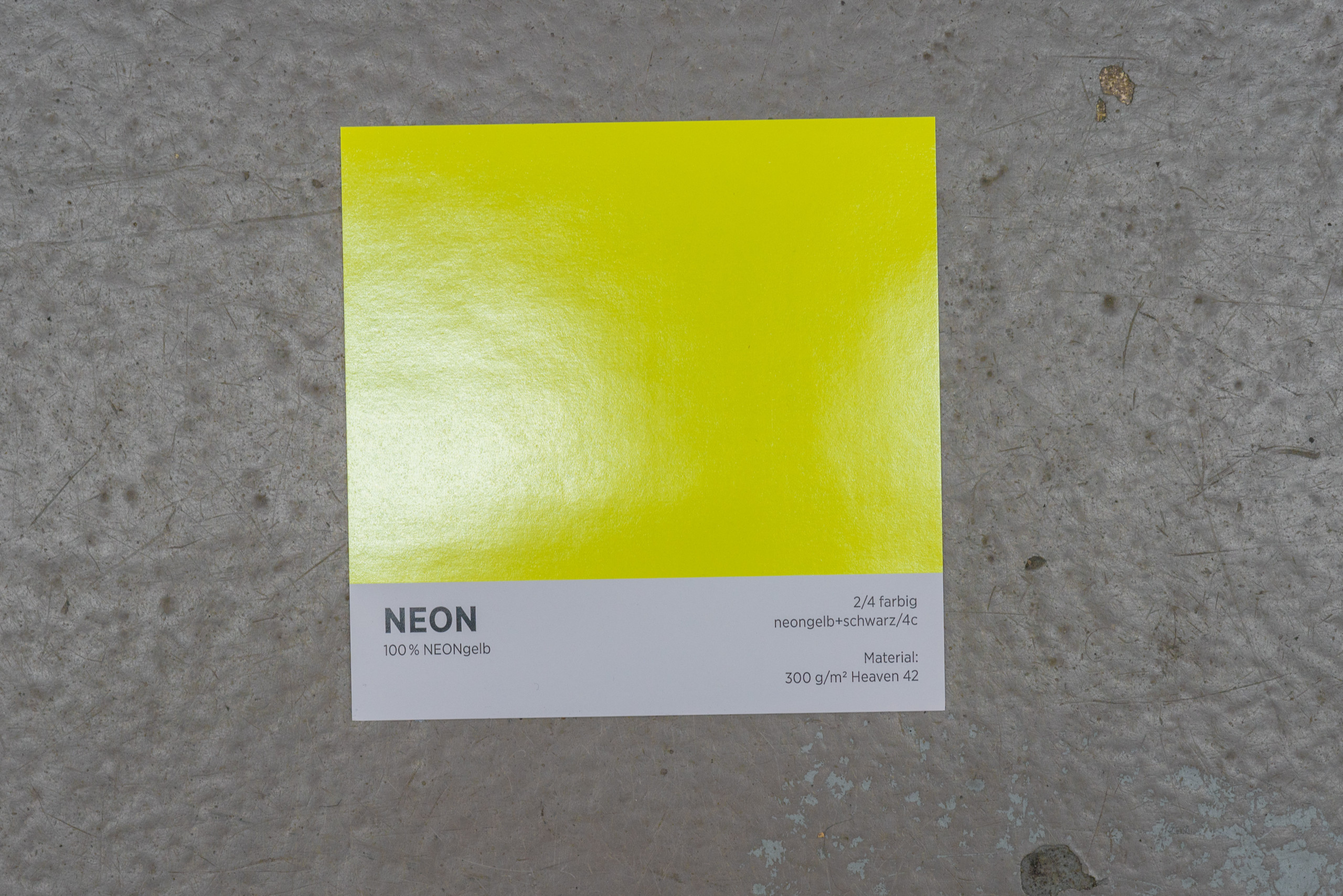 Digitaldruck in NEON Gelb auf hochwertigem 300gr. Karton
